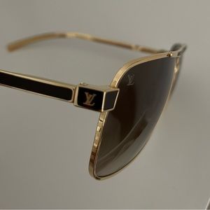 Louis Vuitton, Accessories, Louis Vuitton Sunglasses M33